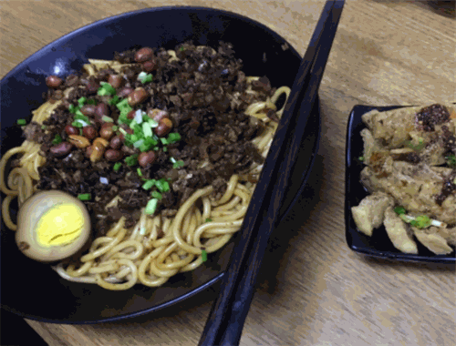 飞山蛮米粉铺子