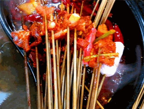 老树下串串香