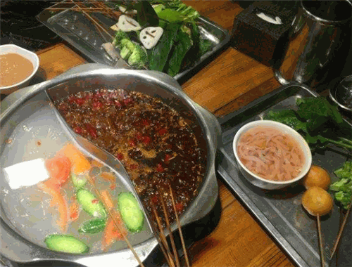 城里巷外串串香火锅