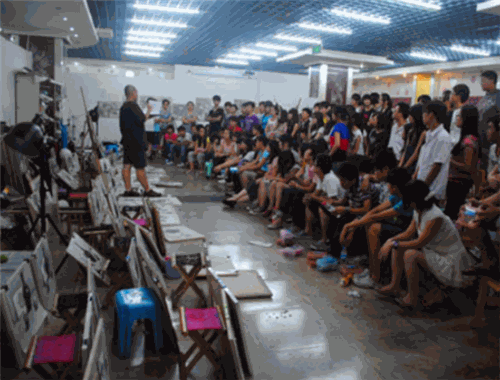 鲁轩美术培训学校