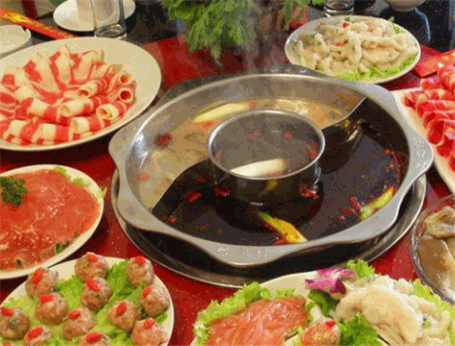 由你坐煮火锅