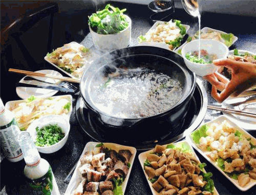 跷脚牛肉火锅