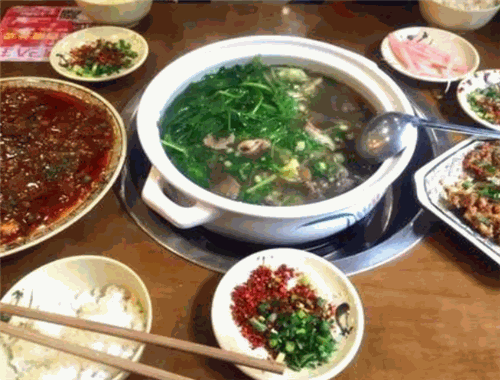 跷脚牛肉火锅