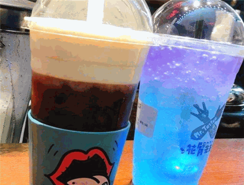 花臂先生台式奶茶