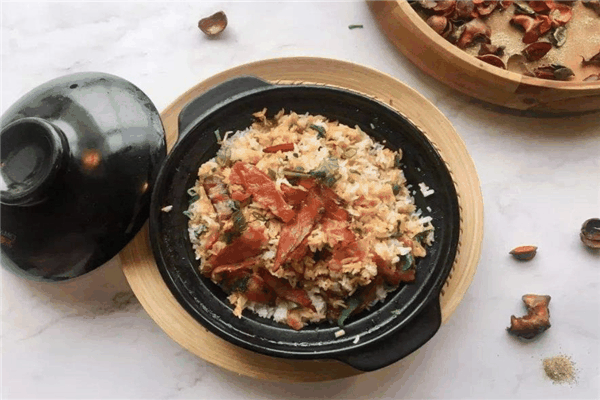 香小喷煲仔饭