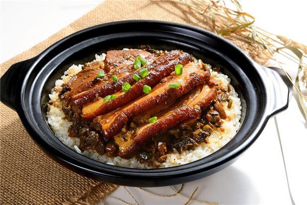 秘制煲仔饭