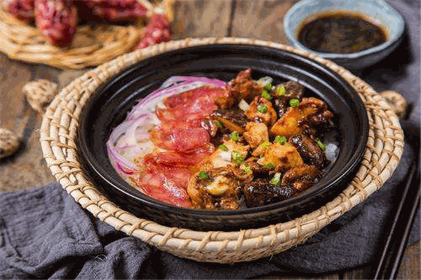 粤港煲仔饭