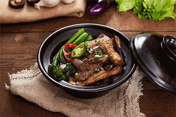 粤港煲仔饭