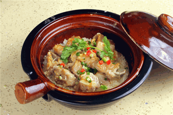 芽米粒煲仔饭