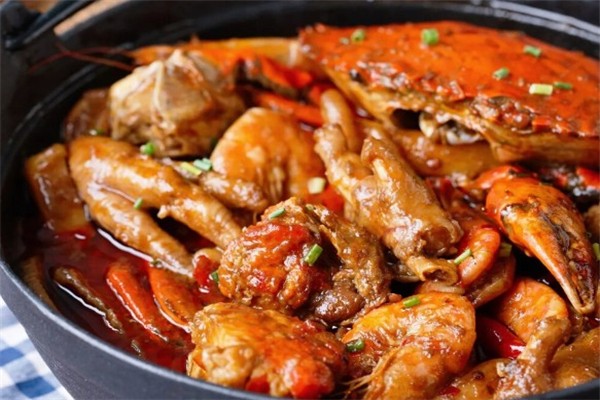 烙灵阁鱼蛙跳肉蟹煲