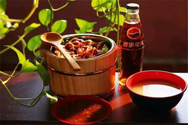 一品湘木桶饭