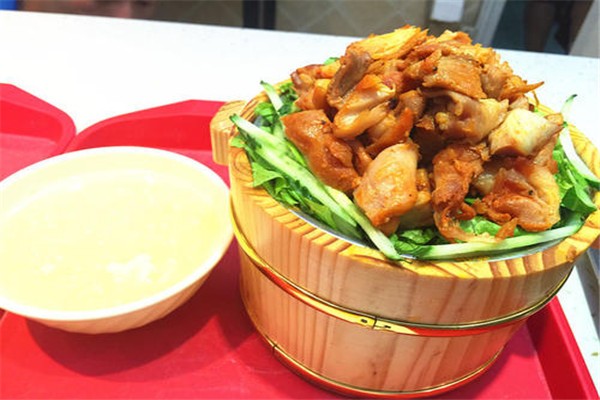 一品湘木桶饭
