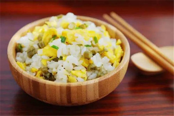 犟串串串炒饭