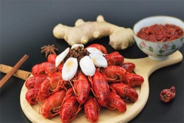 红八度麻辣龙虾坊