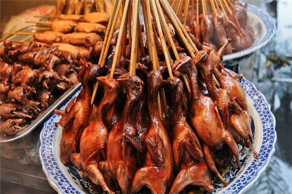 签签向上串串麻辣烫小吃