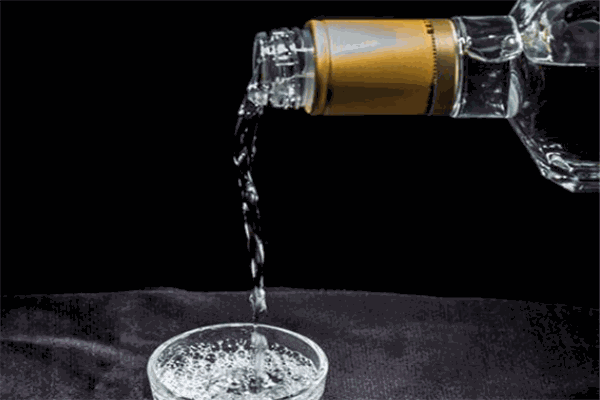 昌隆亿宝白酒