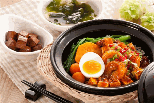 黄肖兰煲仔饭
