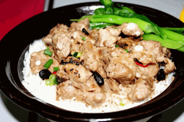 湘当牛特色煲仔饭