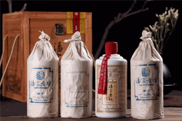 呈全白酒