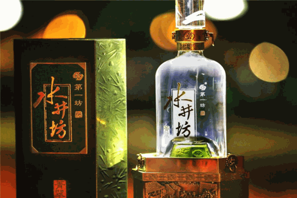 呈全白酒
