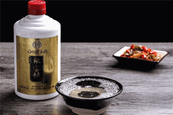 呈全白酒
