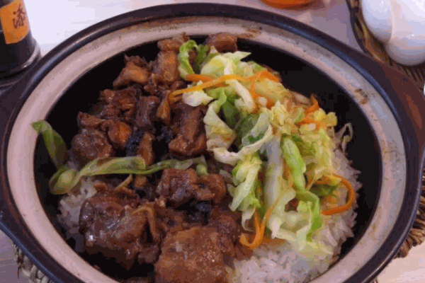 润粤煲仔饭