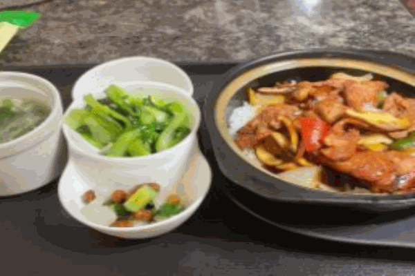 万家和煲仔饭