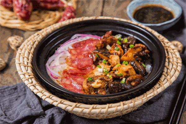 姐妹煲仔饭