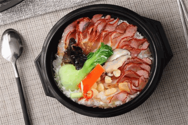 粤派煲仔饭