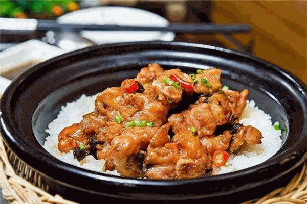 三子煲仔饭