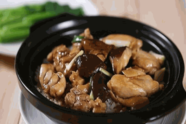 庆花客家煲仔饭