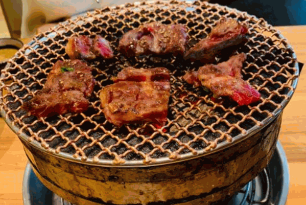 烧肉三两
