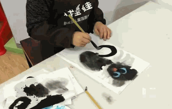 戏墨娃儿童国画
