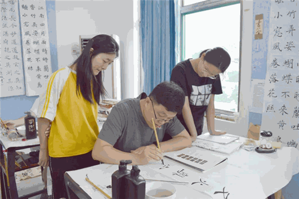 金辉鸿书画培训