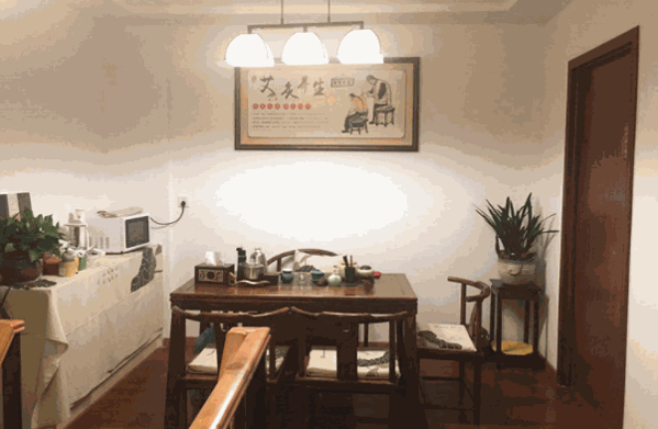 中艾堂艾灸养生馆
