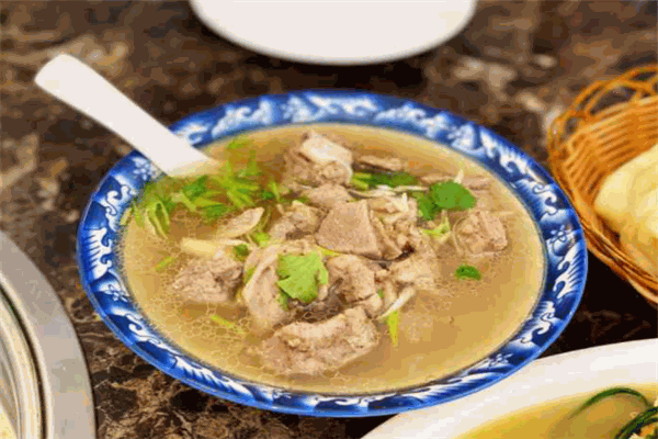 王哈哈蒸碗羊羔肉