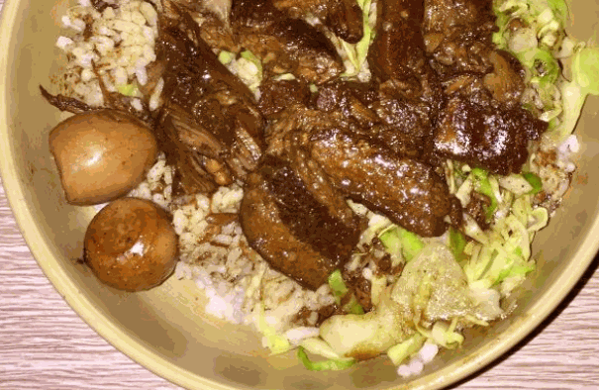 失控猫元气烧肉饭