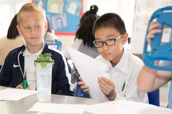 小小少年英语