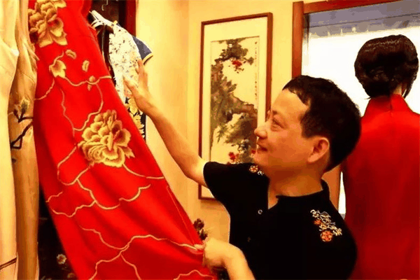崔万志旗袍