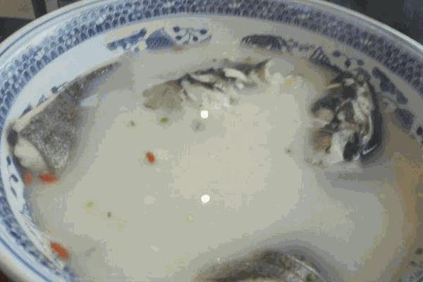 老阿爸炖鱼汤