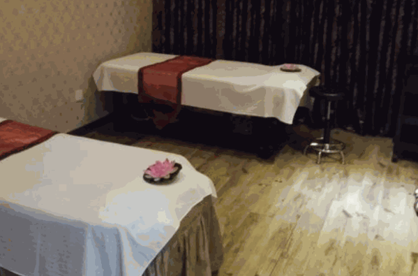特莱维美容院