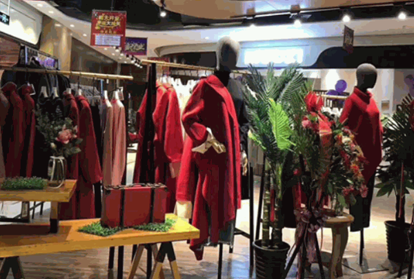 潘银萍服装织补店