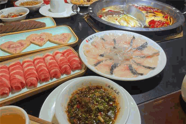 麻辣风云重庆老火锅