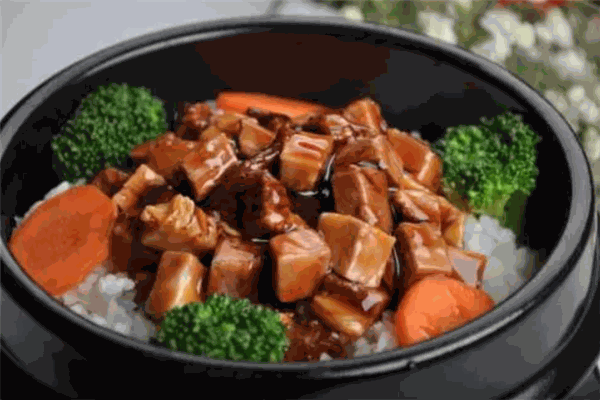 尝饱徒焖烧牛肉饭