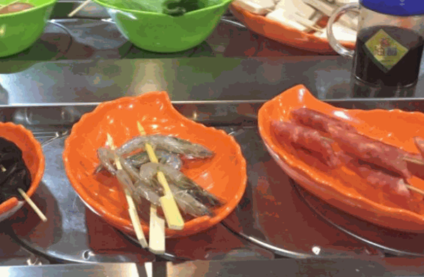 鲜煮艺自助旋转小火锅