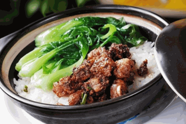 桥东家五彩煲仔饭