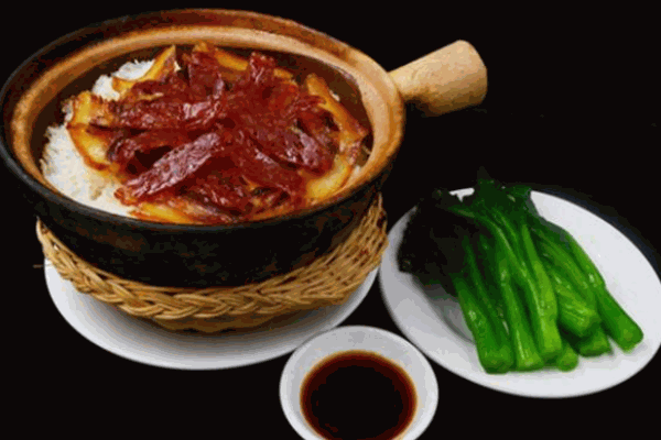 鸽王煲仔饭