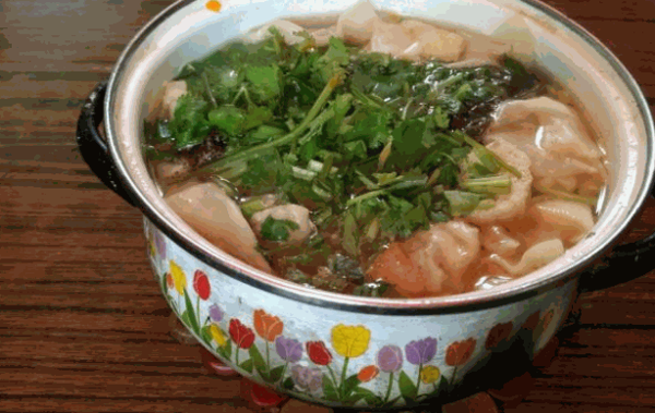 陈老湿的砂锅馄饨