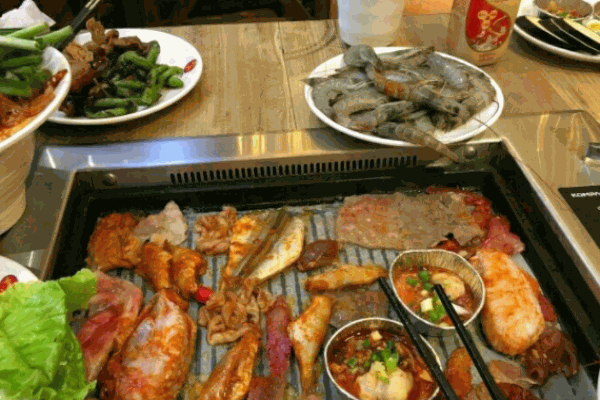 碳烤麻里牛排海鲜自助