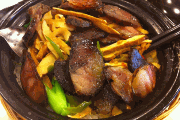 九色鹿煲仔饭